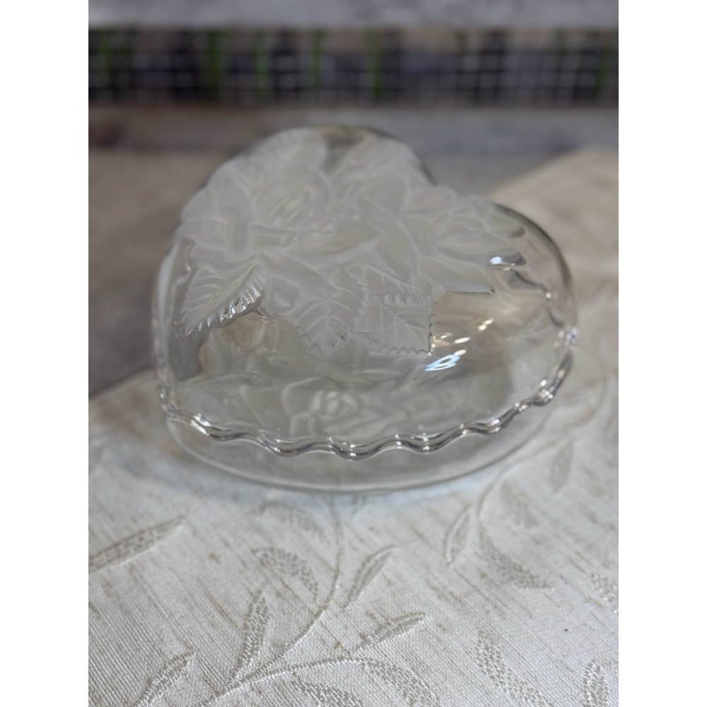 Studio Nova Winter Rose Covered Heart Box WY051/501 6" X 6" X 3" In Original Box